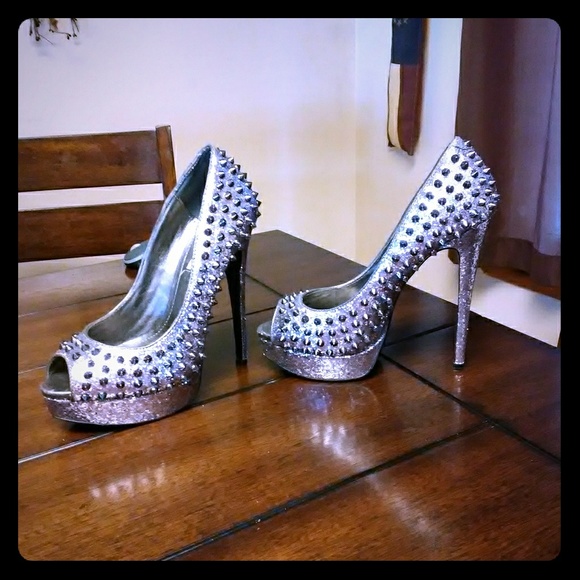 Steve Madden Spiked Heels - Picture 1 of 1